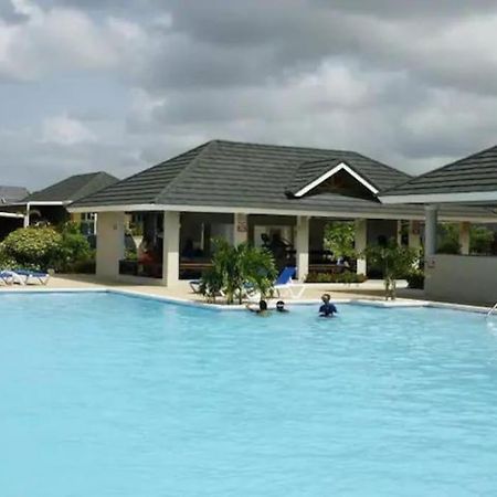 Sunset Palms & Villa Management Ltd Richmond Bagian luar foto